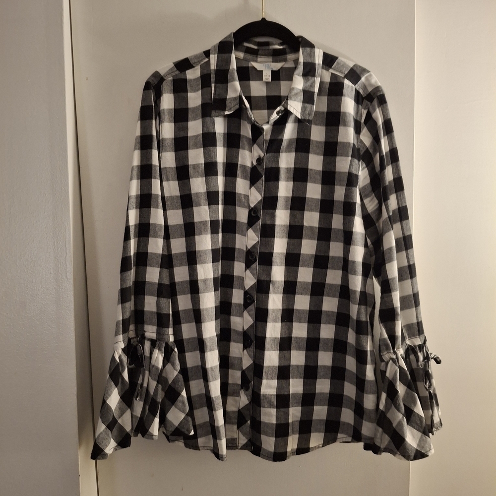 Time and Tru Women's Black and White Plaid Long Sleeve Top